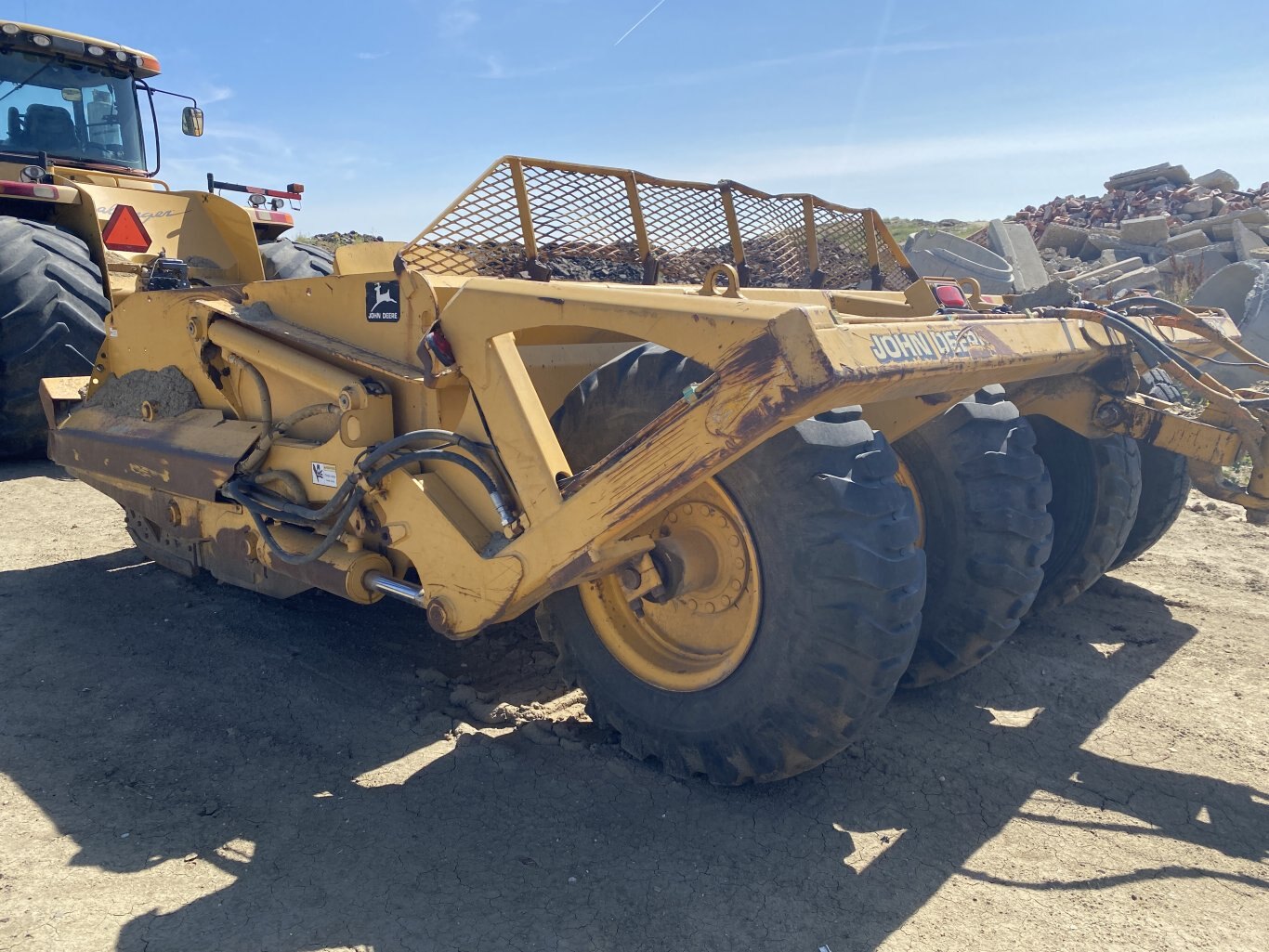 2001 John Deere 1812C Pull Scraper 8948 BP