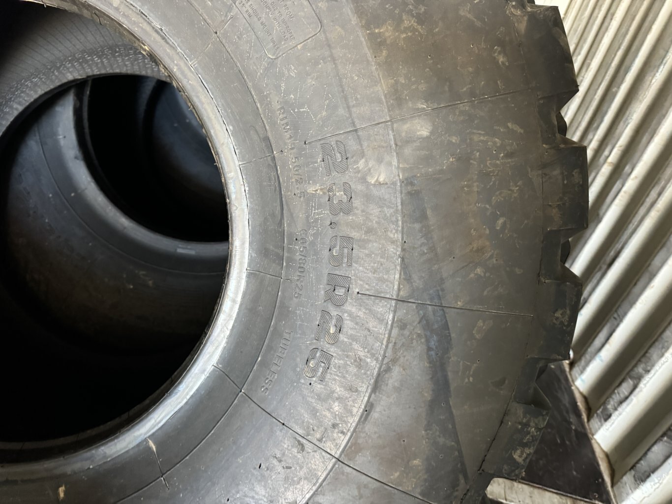 23.5R25 Aeolus L3 Tires 23.5x25 8952 JP