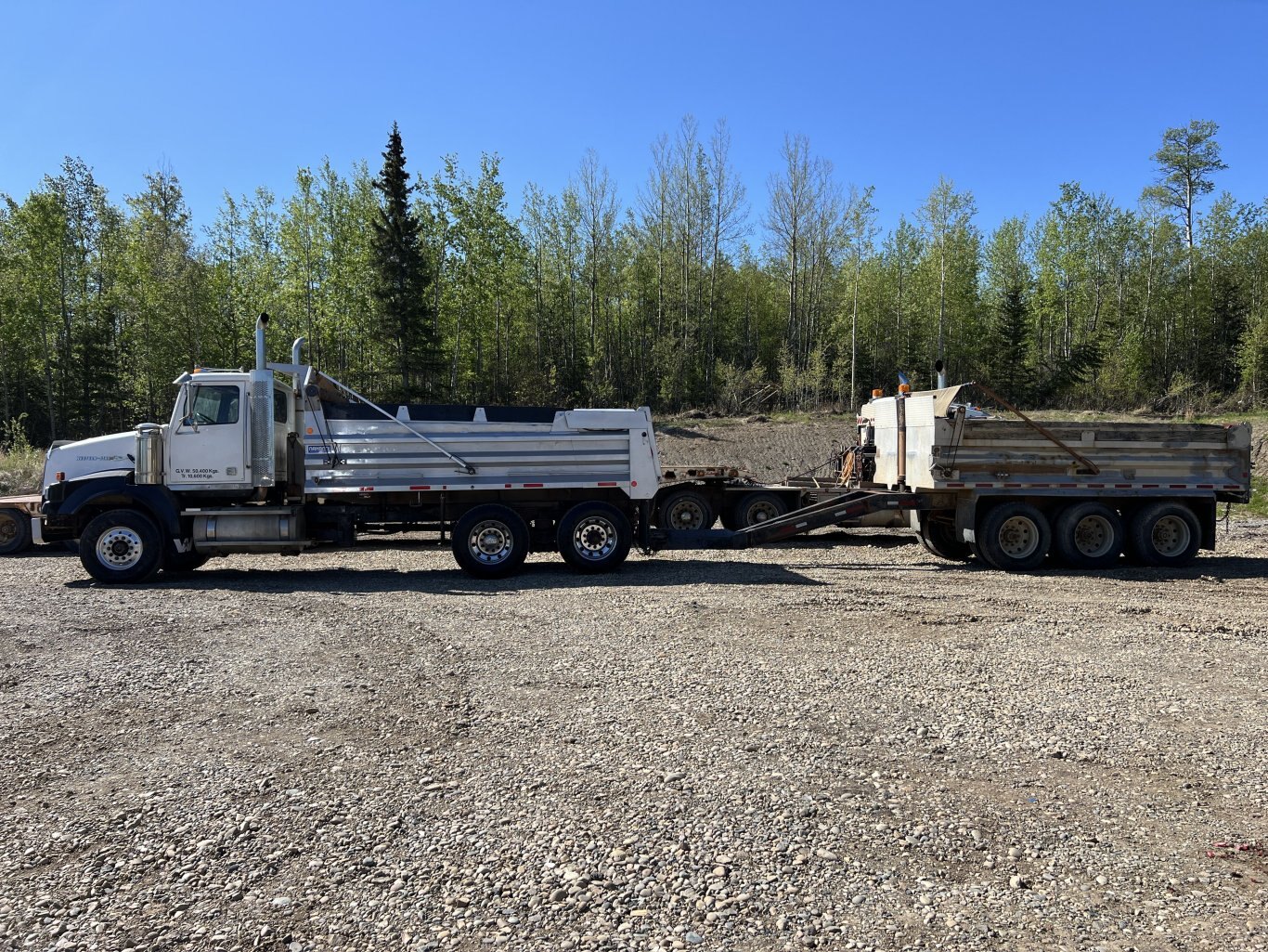 2004 Western Star 4900SA Tandem Dump Truck and 1999 Renn TA Pup 8617 JF