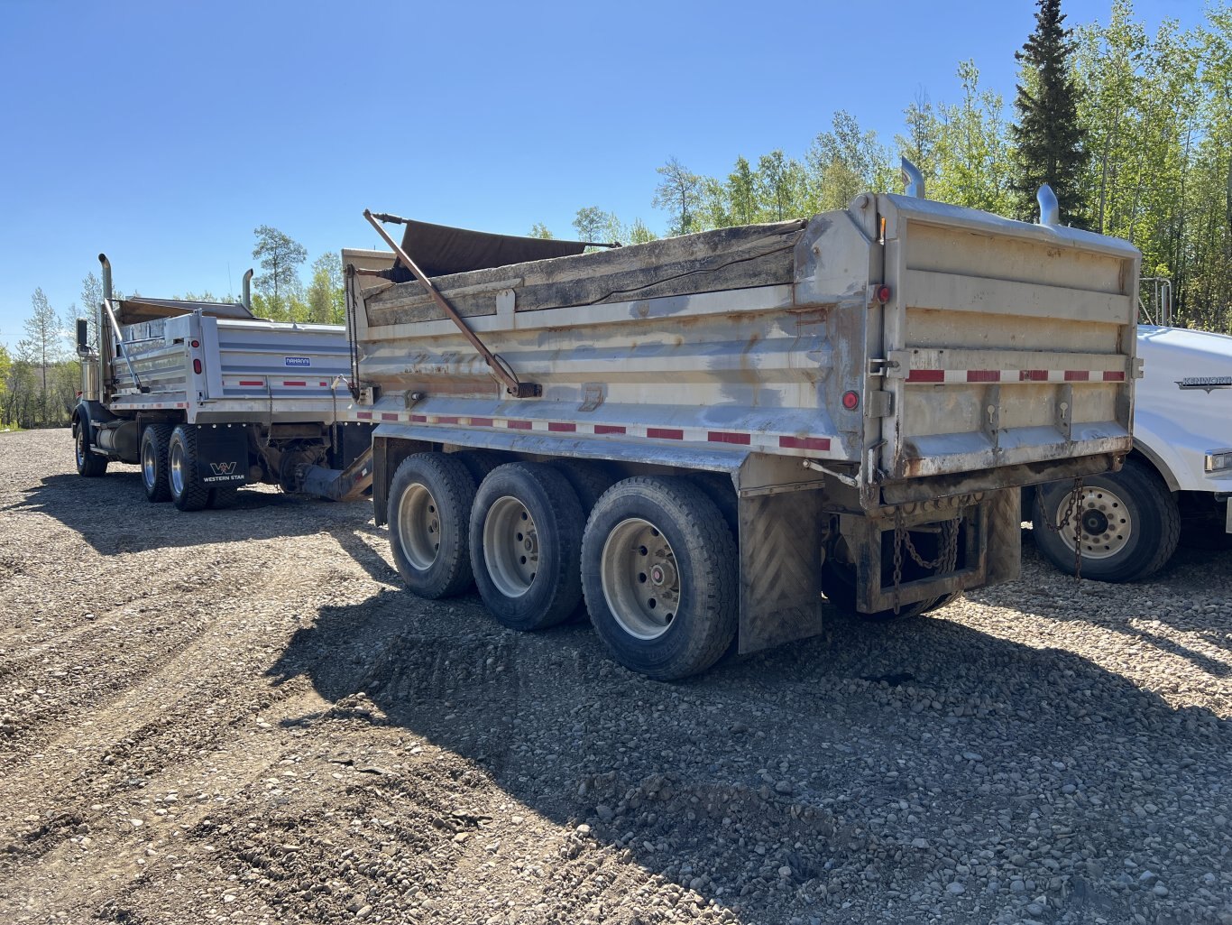 2004 Western Star 4900SA Tandem Dump Truck and 1999 Renn TA Pup 8617 JF