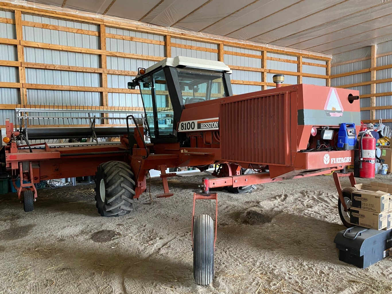 1989 Hesston 8100 Swather 8989 AS