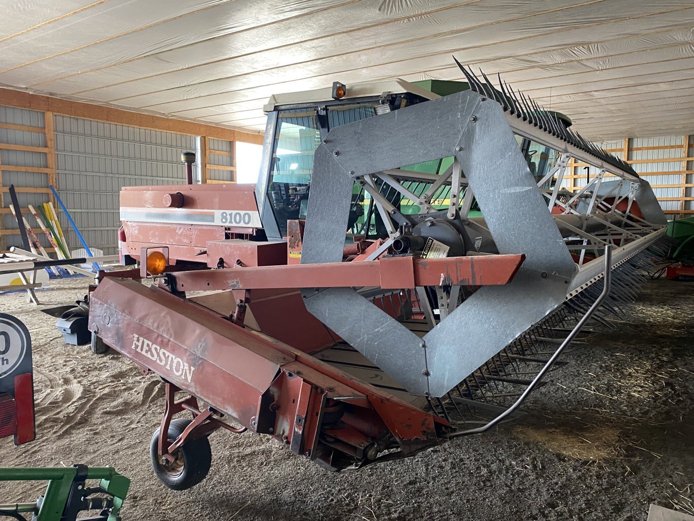 1989 Hesston 8100 Swather 8989 AS