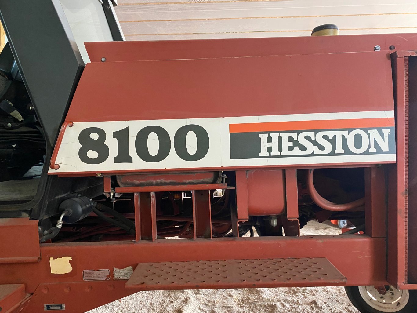 1989 Hesston 8100 Swather 8989 AS