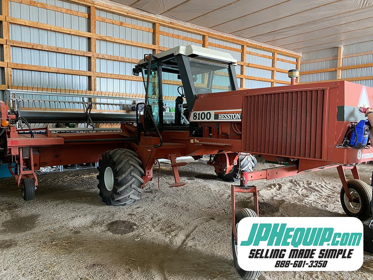 1989 Hesston 8100 Swather - 8989 AS