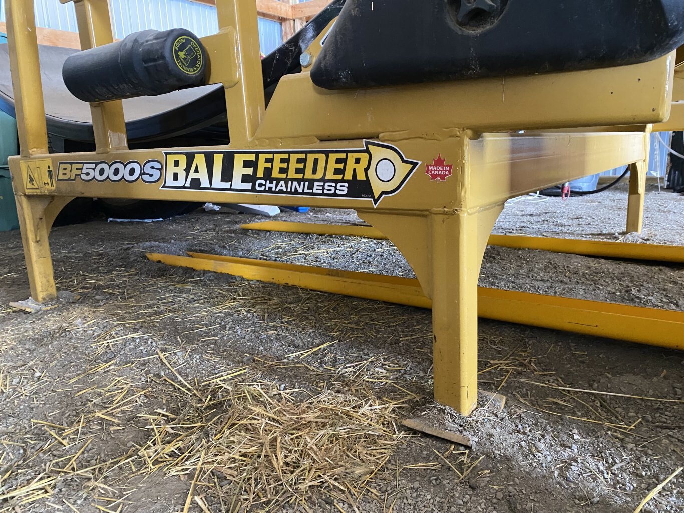 2022 Tube Line BF5000S Round Bale Feeder Unroller 8993 AS