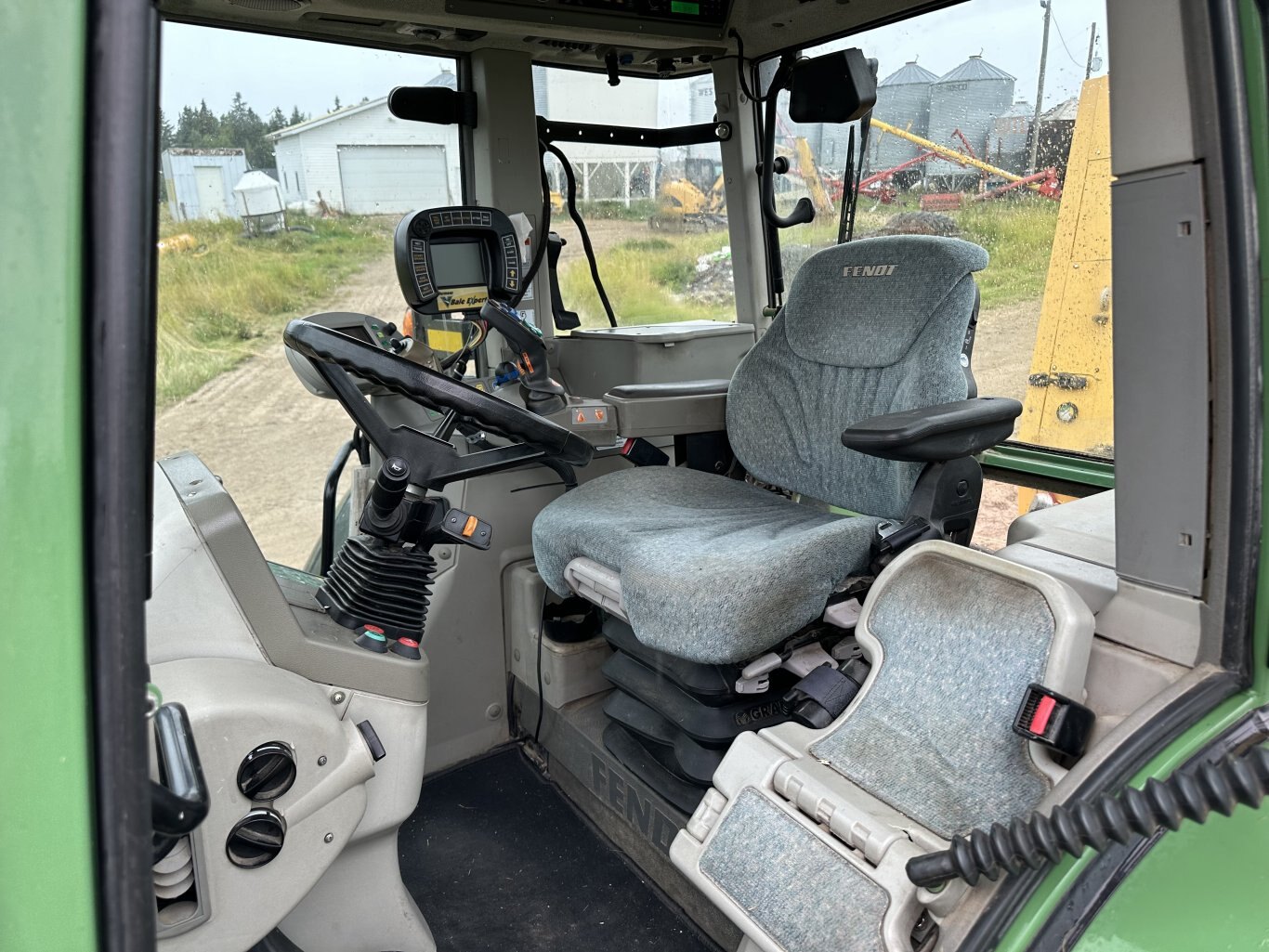 2011 FENDT 714 Vario Loader Tractor 9020 JA