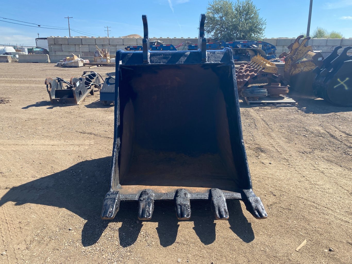 400 Series Dig Bucket 53 Inches CWS 9003 BP