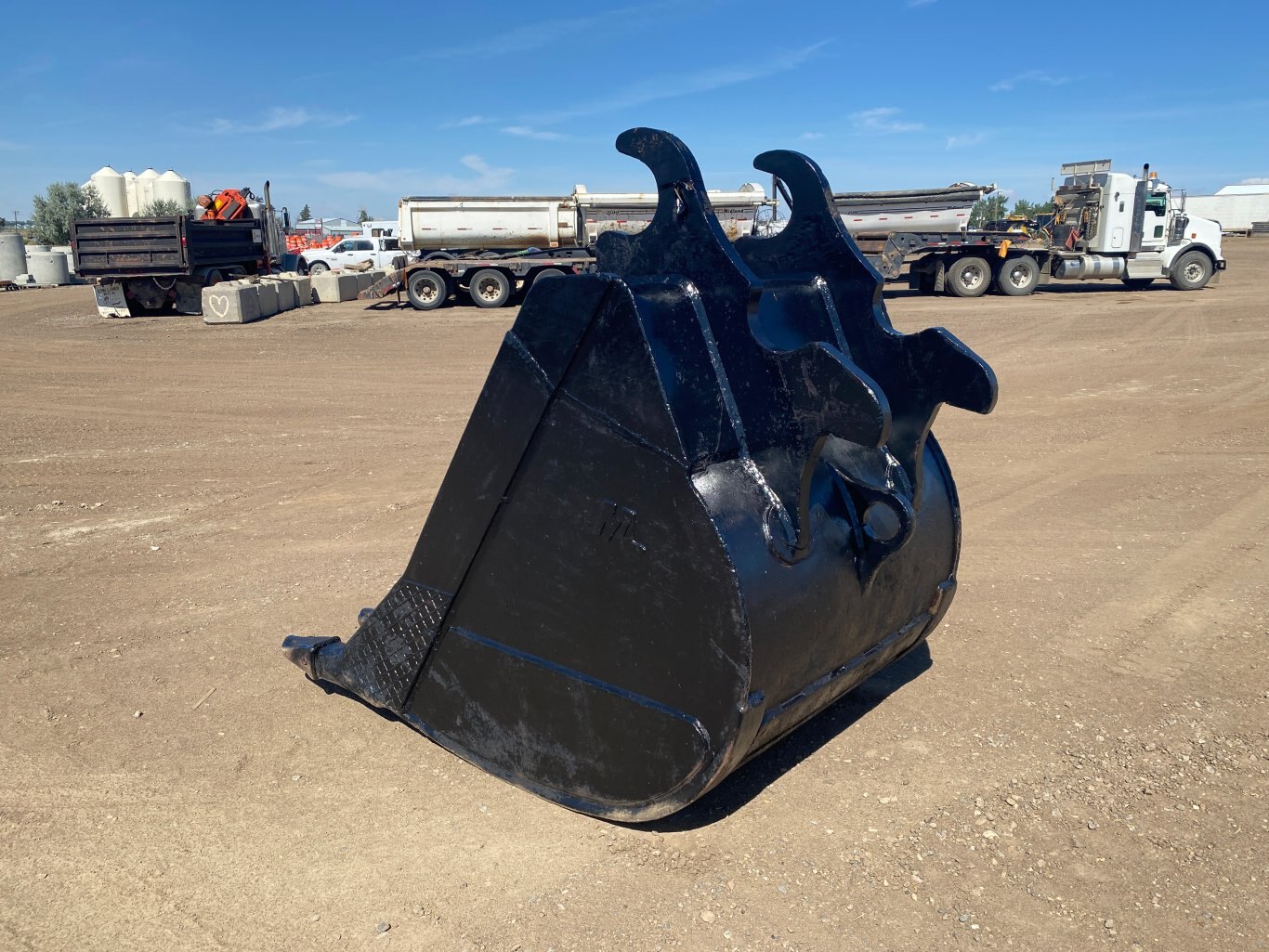 400 Series Dig Bucket 53 Inches CWS 9003 BP