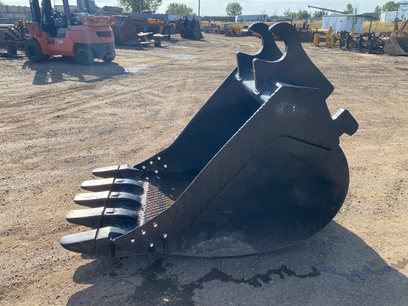 Unknown Lugging Bucket 42 Excavator Dig Bucket 9005 BP