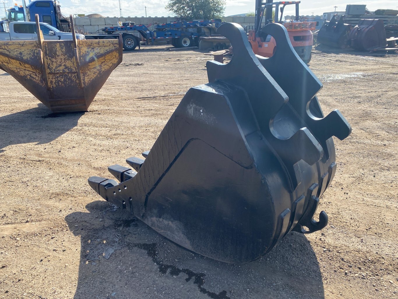 Unknown Lugging Bucket 42 Excavator Dig Bucket 9005 BP