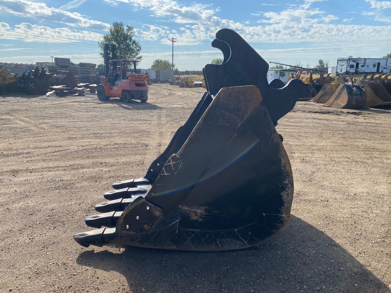 400 Series Dig Bucket 60 9009 BP