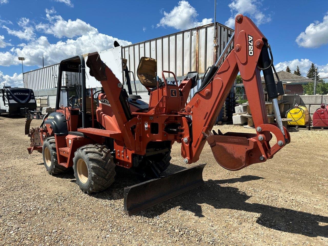 2006 Ditch Witch RT75 Ride On Trencher with Stinger and Backhoe 8684 JA