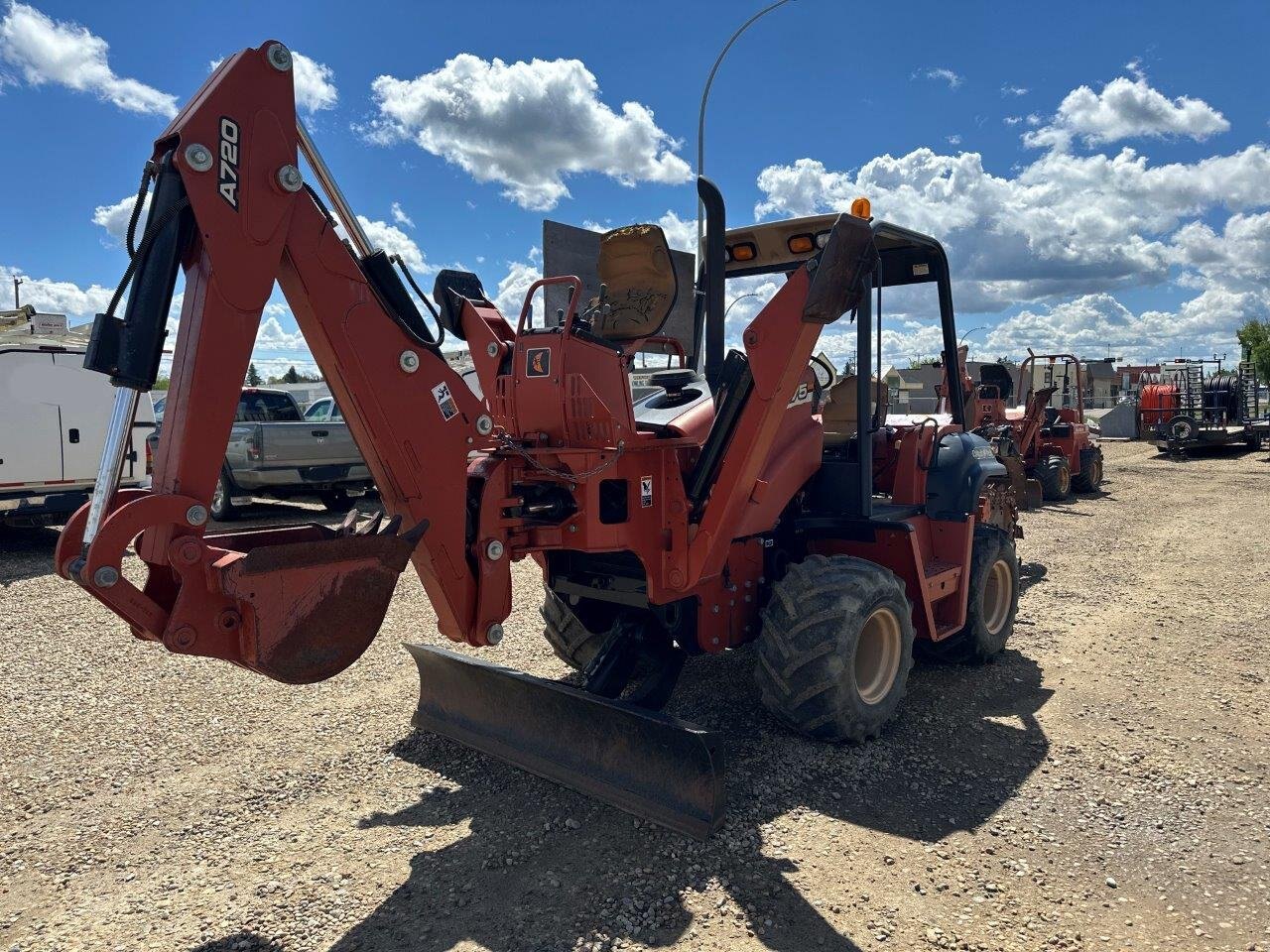 2006 Ditch Witch RT75 Ride On Trencher with Stinger and Backhoe 8684 JA