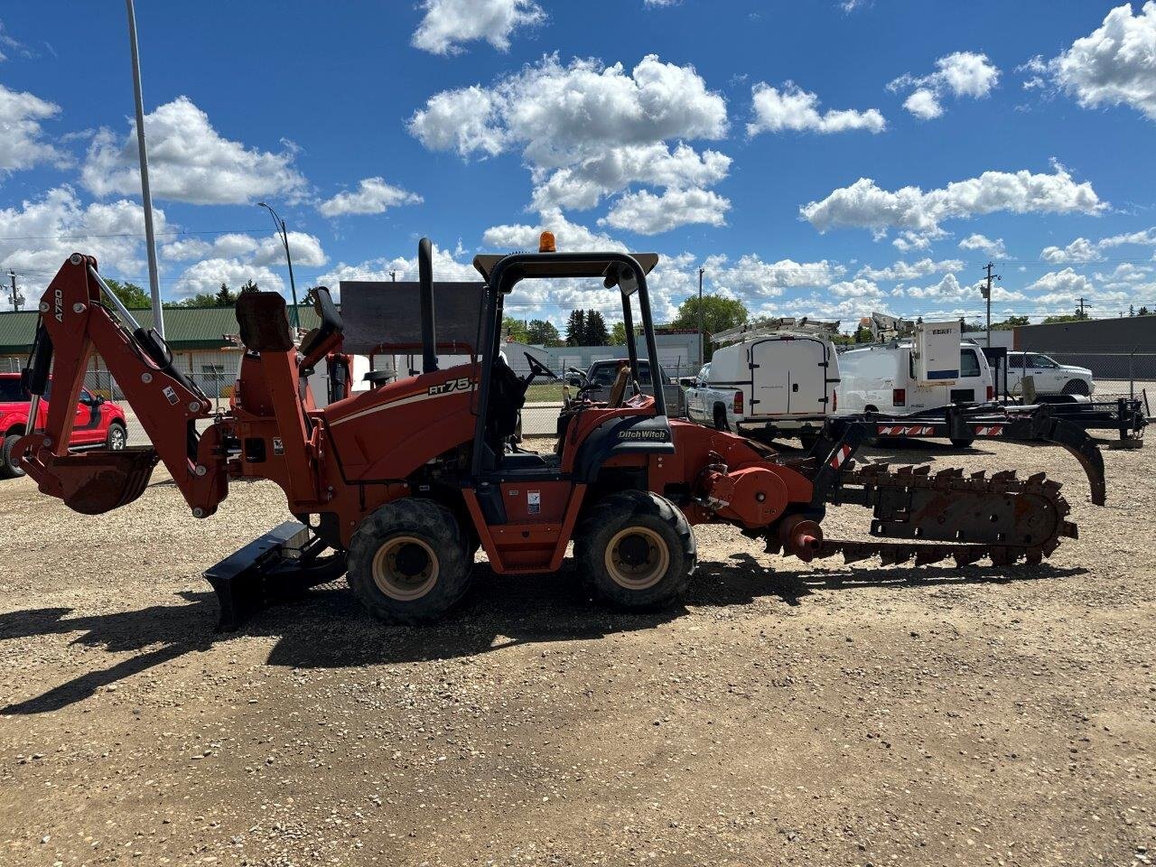 2006 Ditch Witch RT75 Ride On Trencher with Stinger and Backhoe 8684 JA