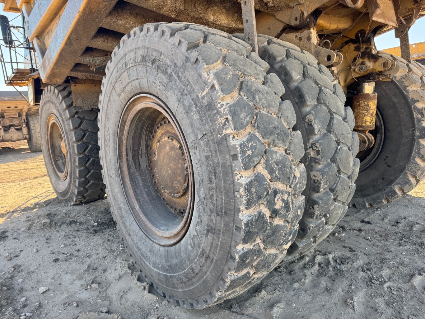 2005 CAT 777D Haul Truck 9047 JP