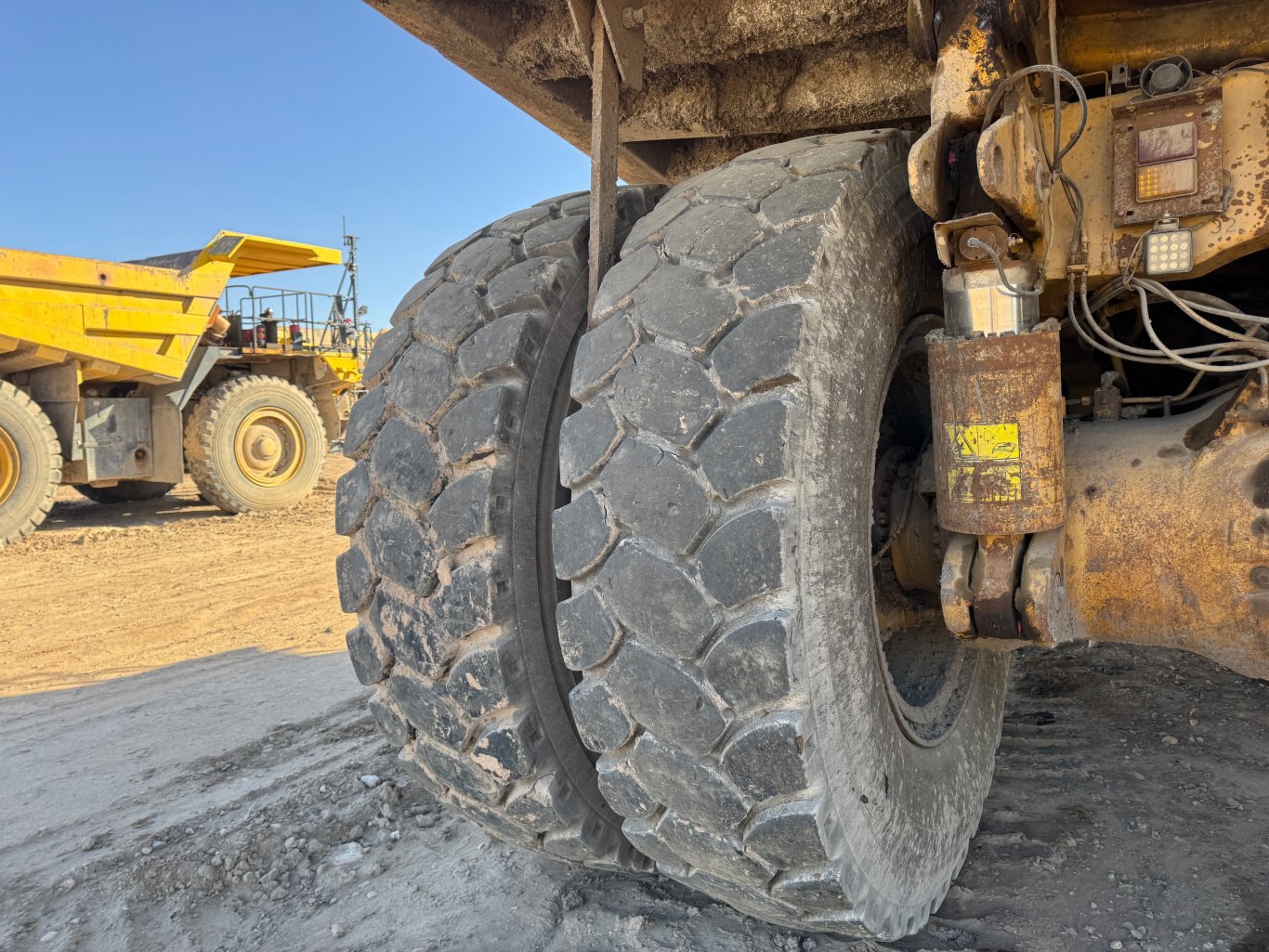 2005 CAT 777D Haul Truck 9047 JP