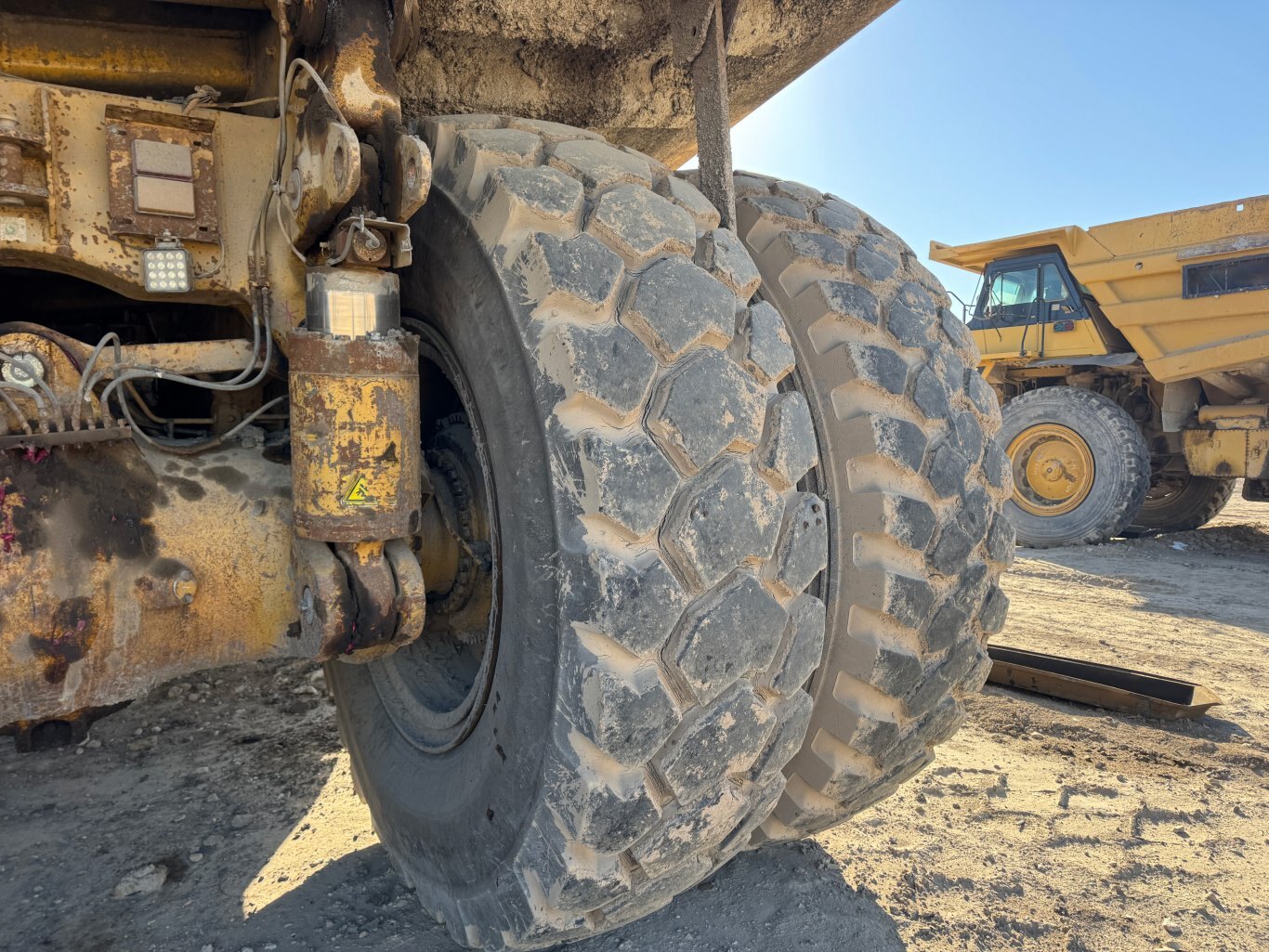 2005 CAT 777D Haul Truck 9047 JP