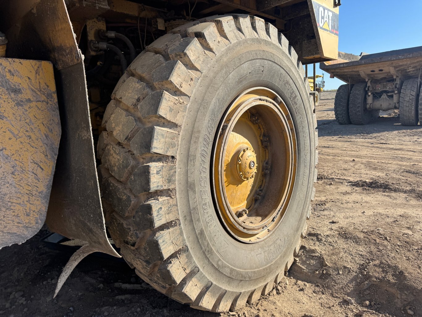 2005 CAT 777D Haul Truck 9047 JP