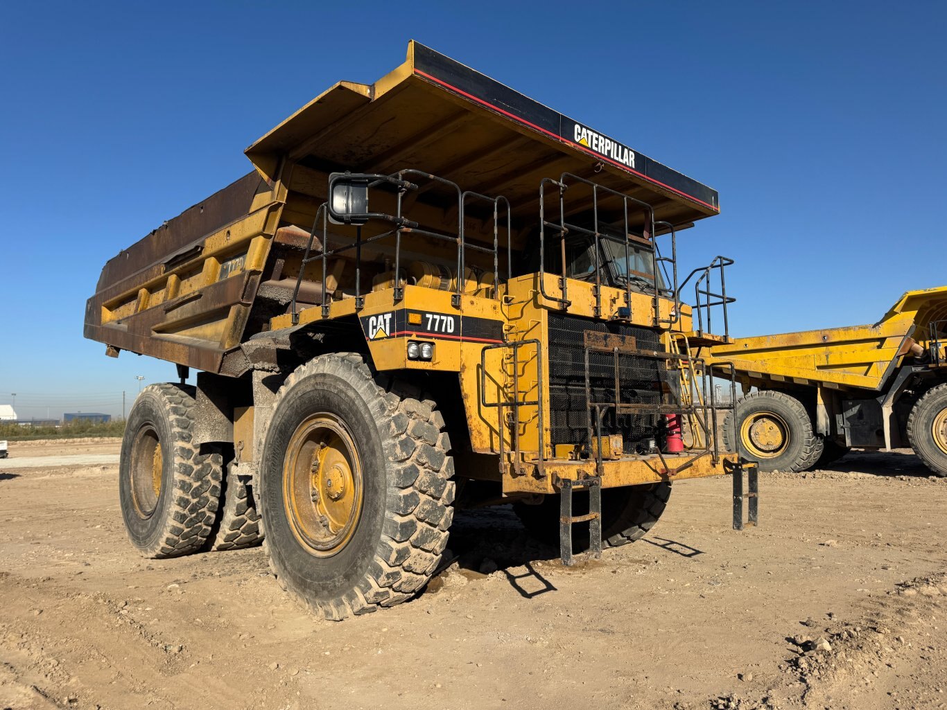 2005 CAT 777D Haul Truck 9047 JP