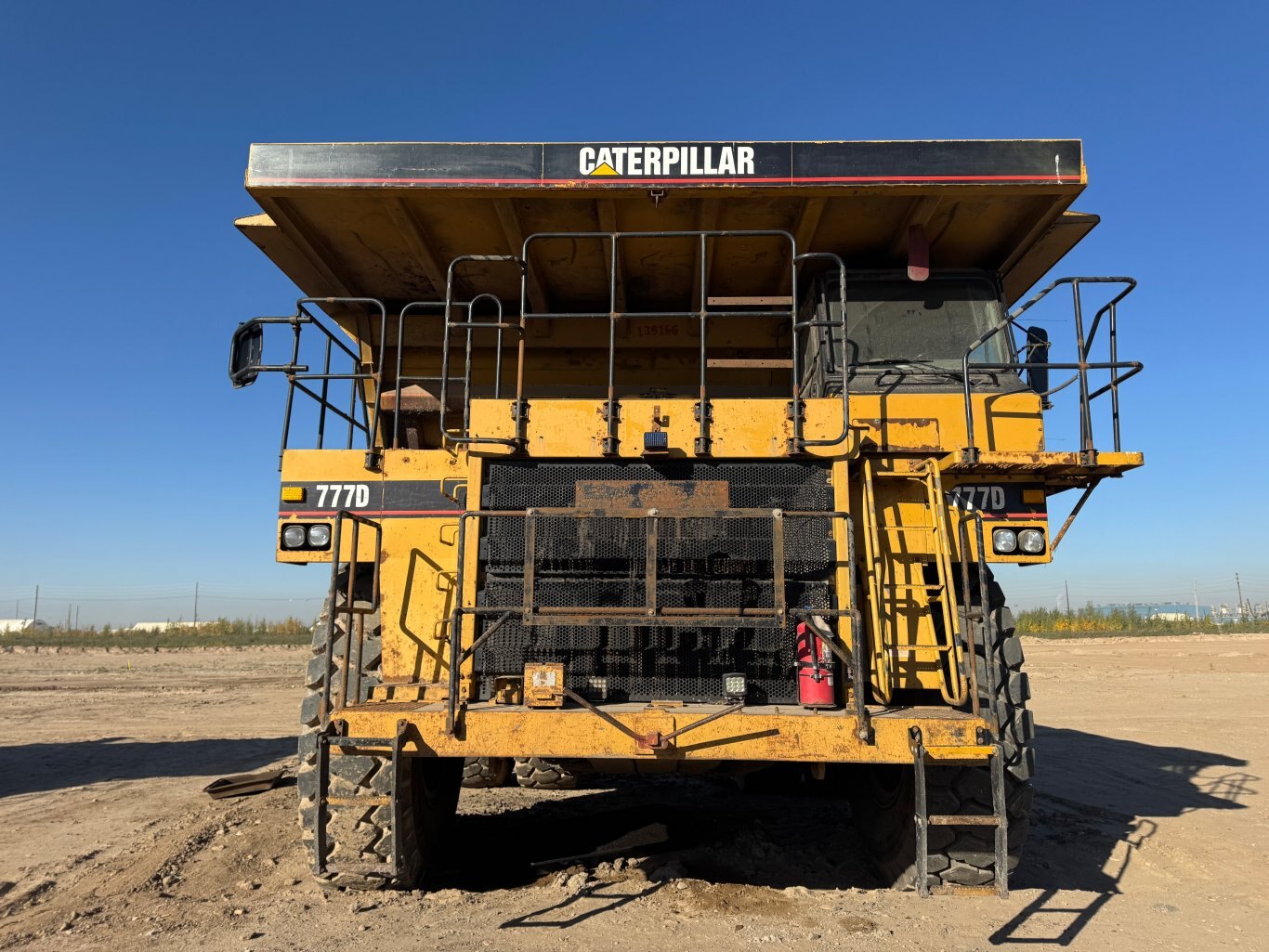 2005 CAT 777D Haul Truck 9047 JP