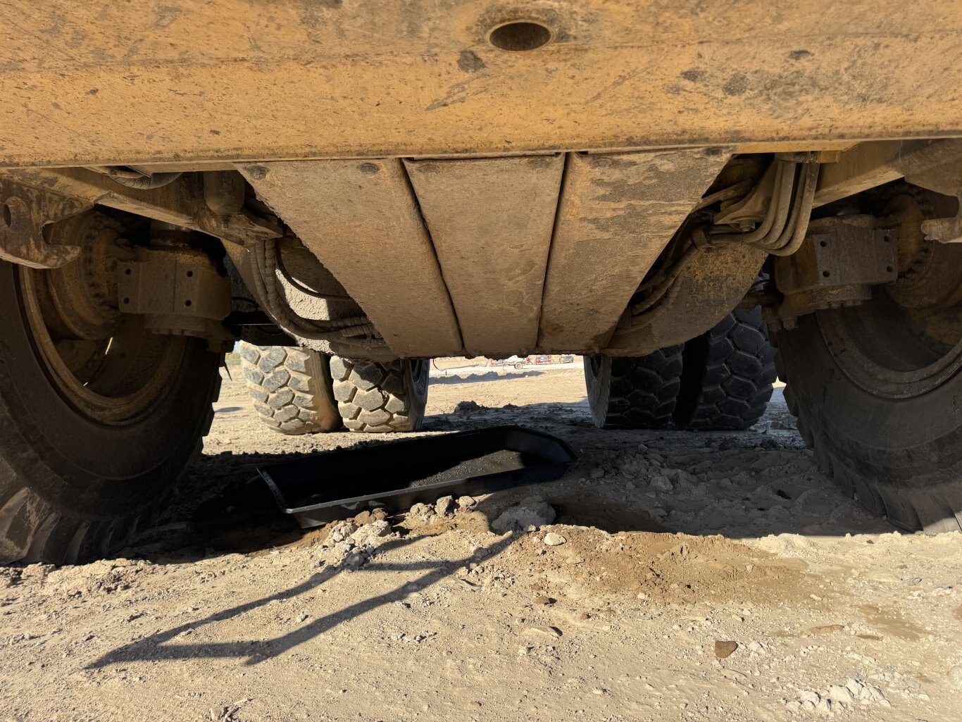 2005 CAT 777D Haul Truck 9047 JP