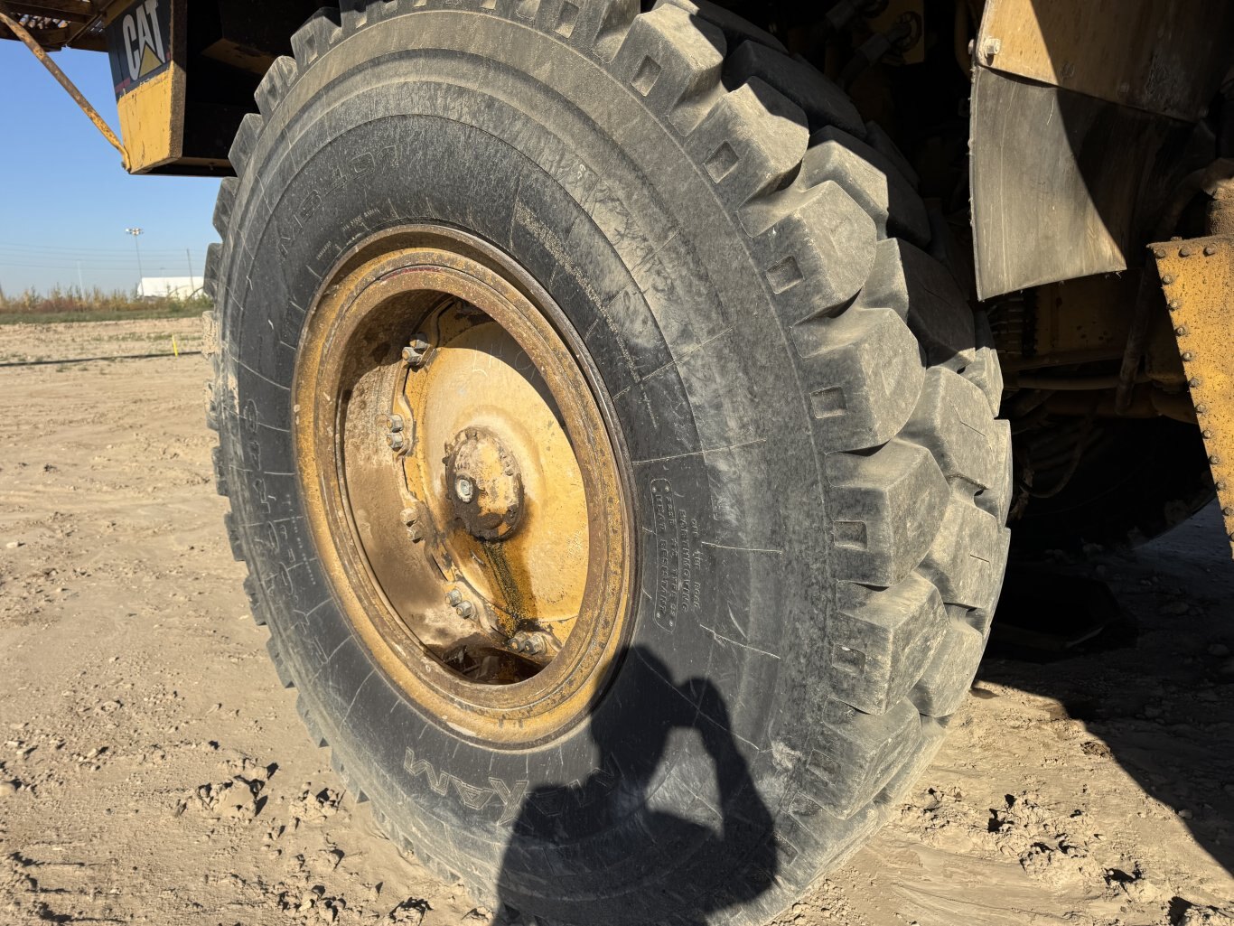 2005 CAT 777D Haul Truck 9048 JP