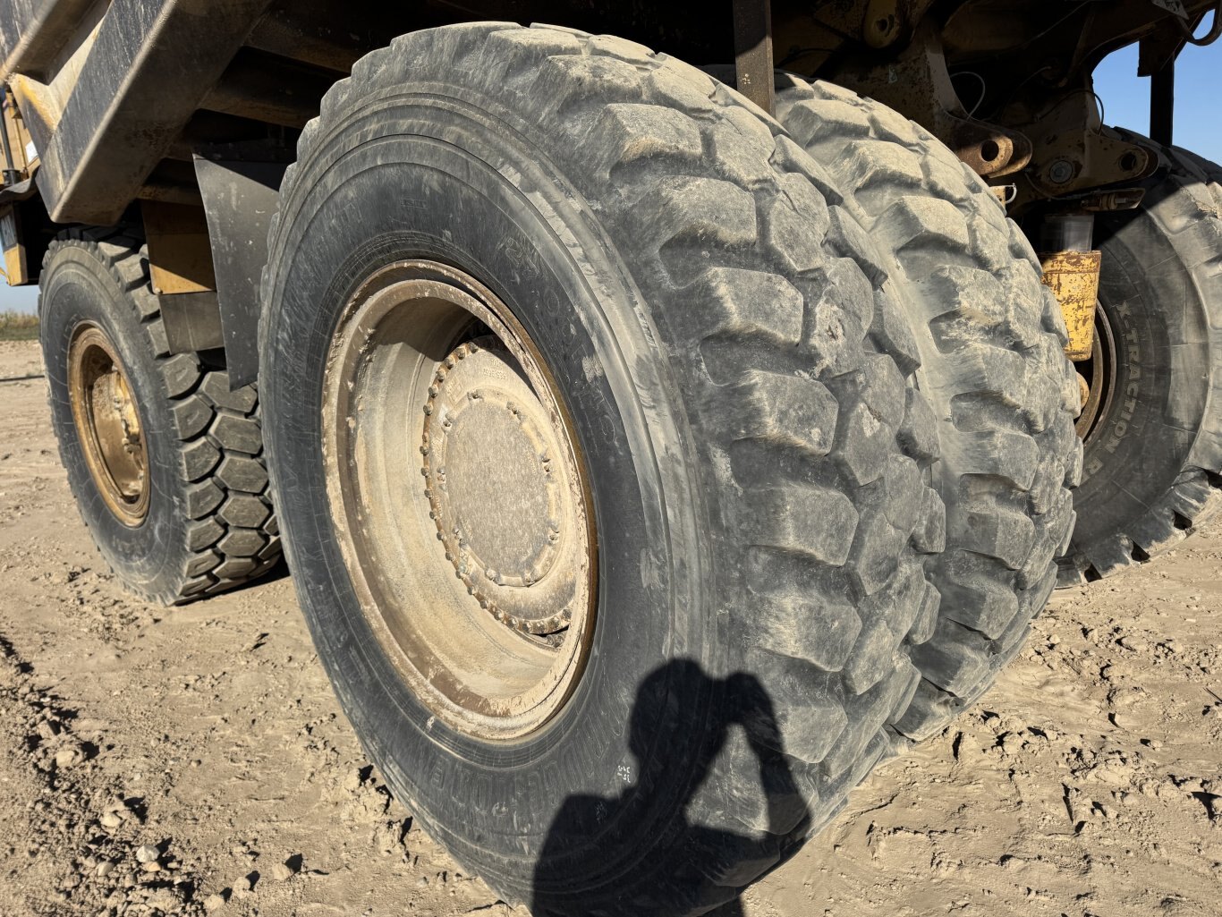 2005 CAT 777D Haul Truck 9048 JP