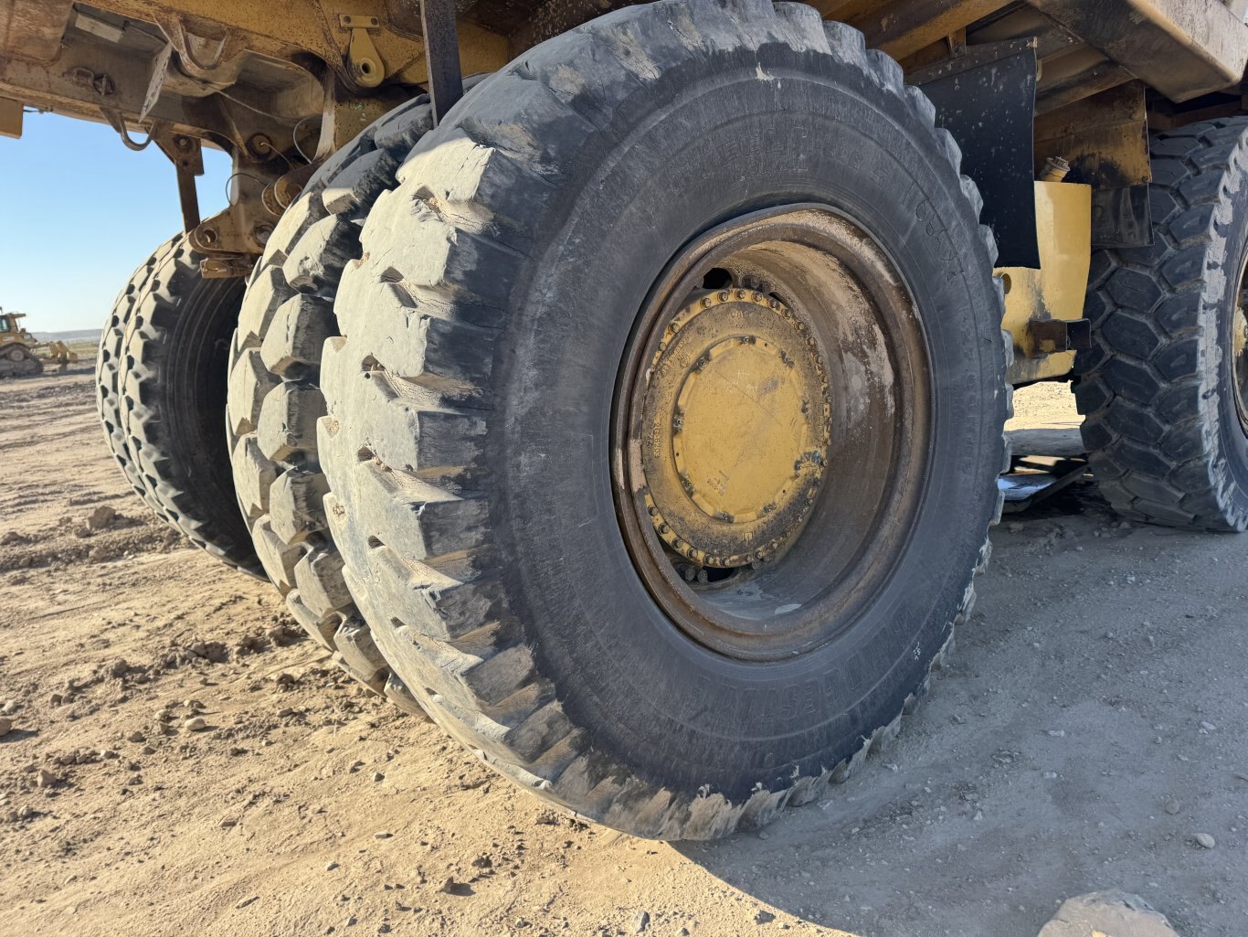 2005 CAT 777D Haul Truck 9048 JP