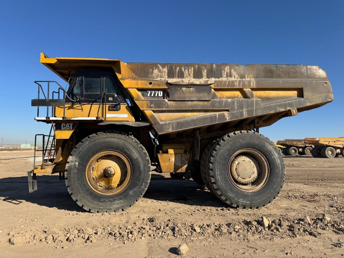 2005 CAT 777D Haul Truck 9048 JP