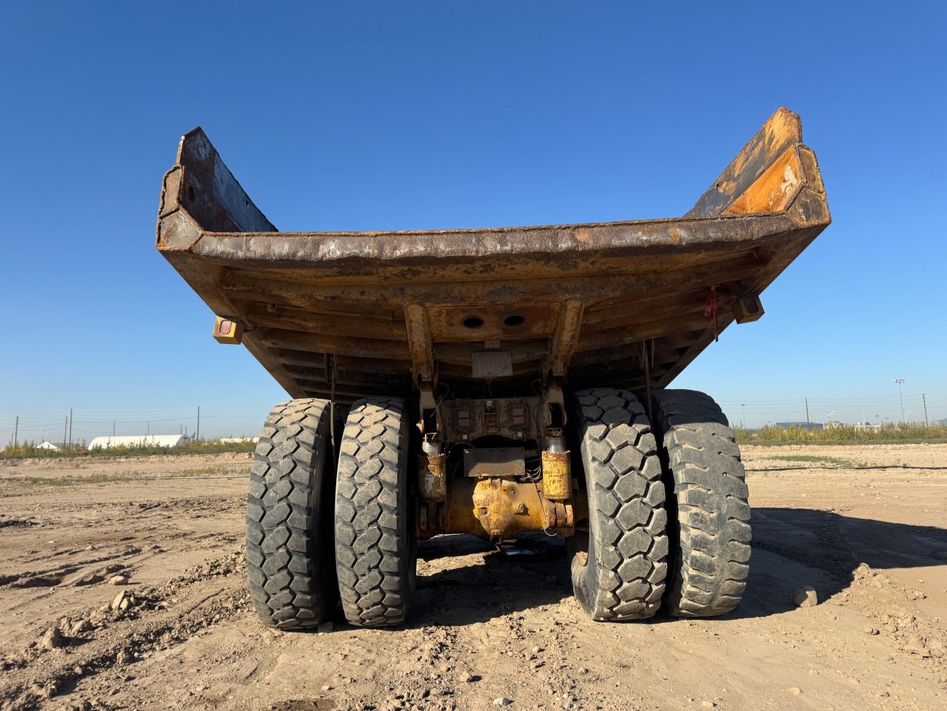 2005 CAT 777D Haul Truck 9048 JP