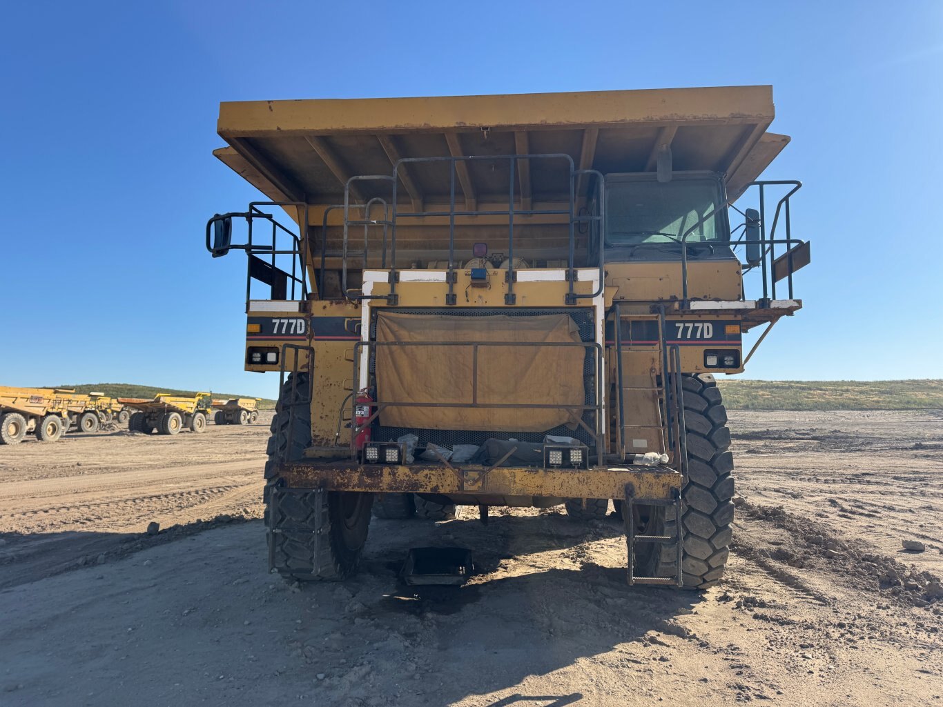 2005 CAT 777D Haul Truck 9048 JP