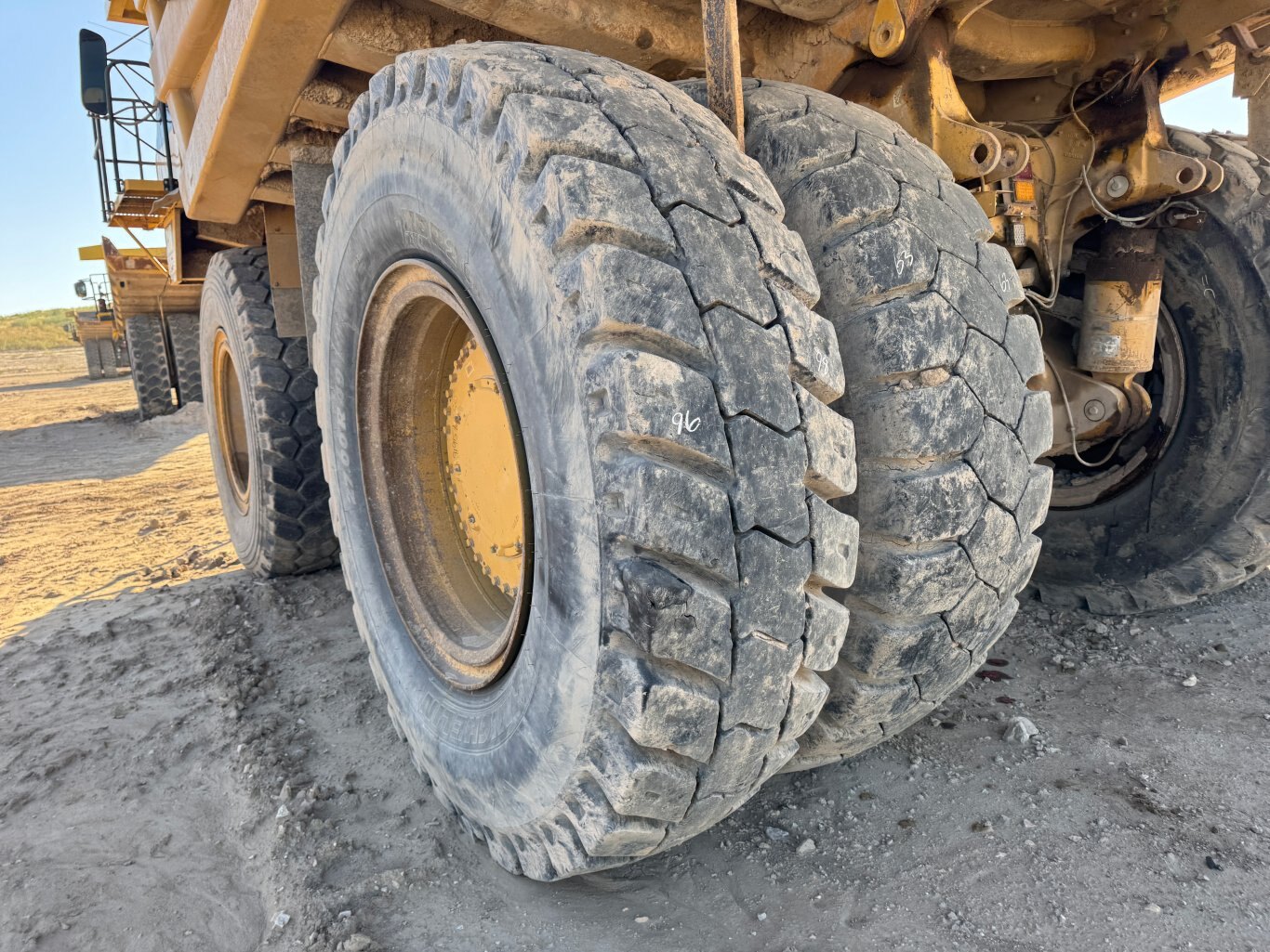 2005 CAT 777D Haul Truck 9049 JP