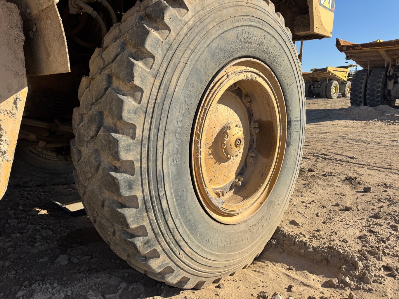 2005 CAT 777D Haul Truck 9049 JP