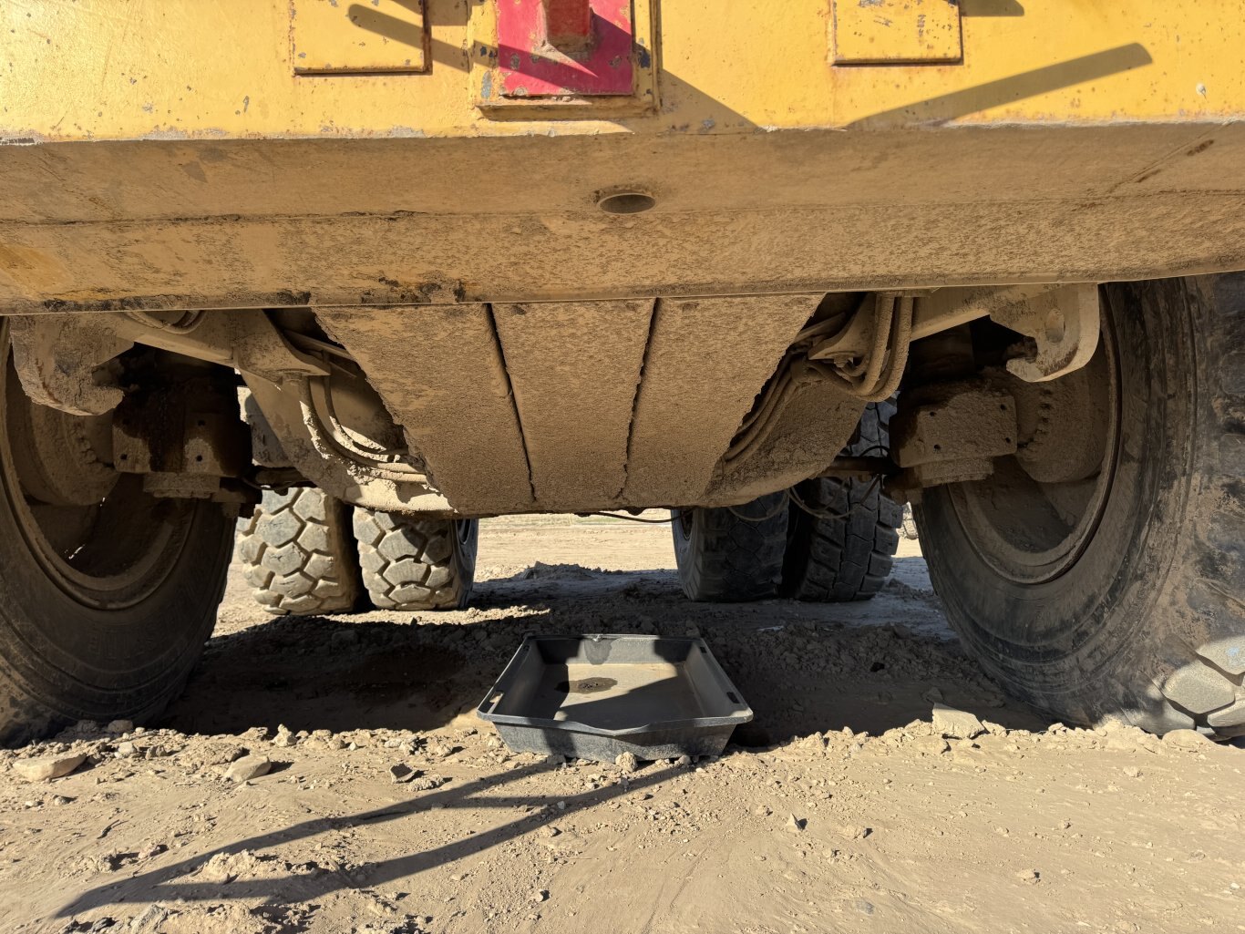 2005 CAT 777D Haul Truck 9049 JP