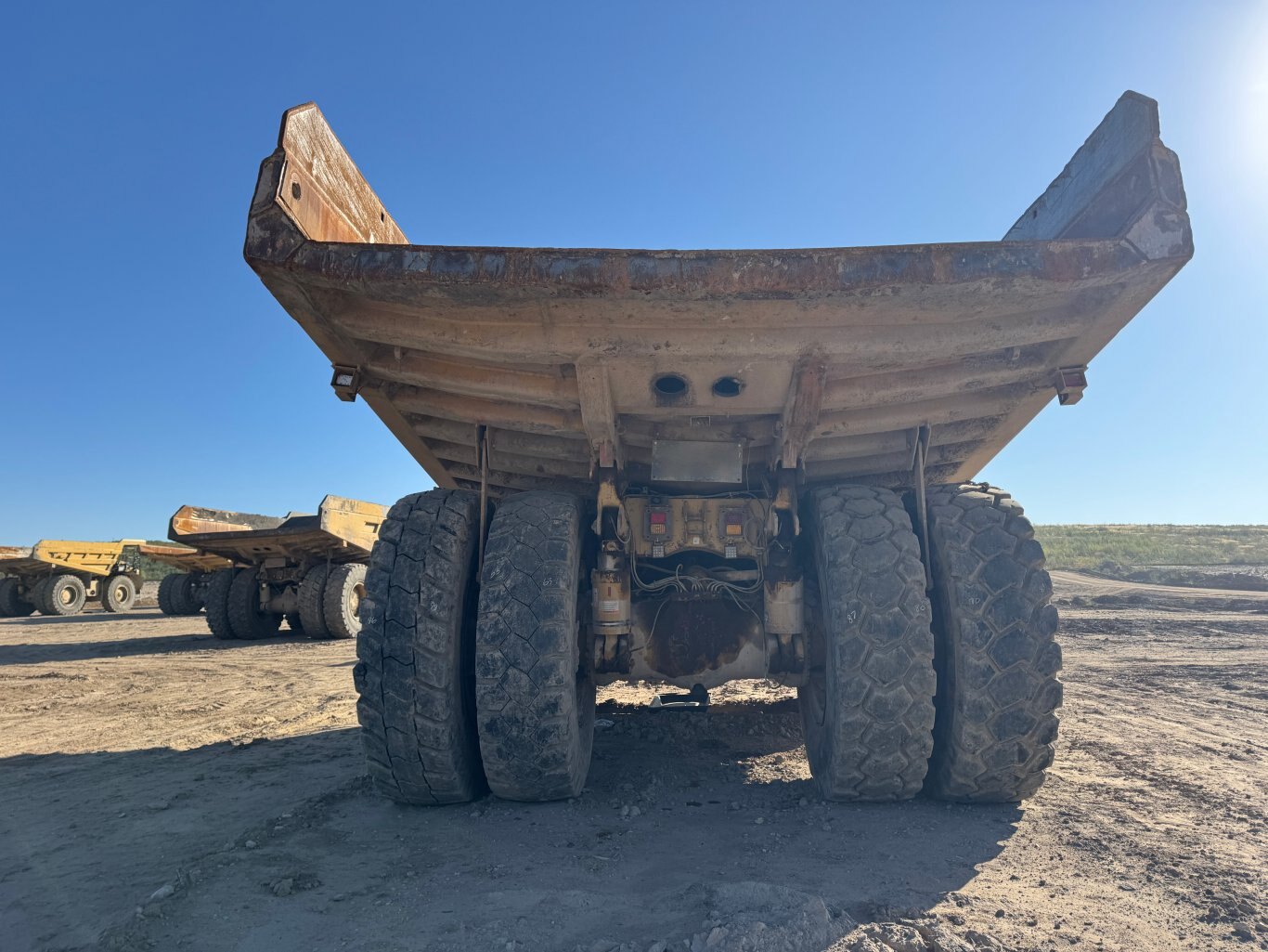 2005 CAT 777D Haul Truck 9049 JP