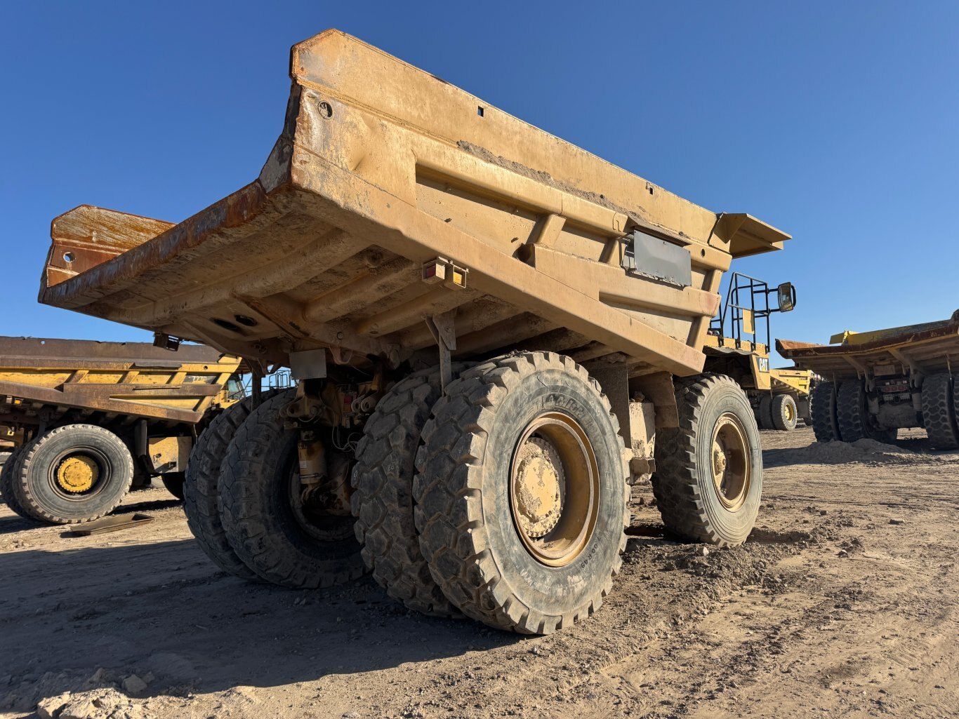 2005 CAT 777D Haul Truck 9049 JP