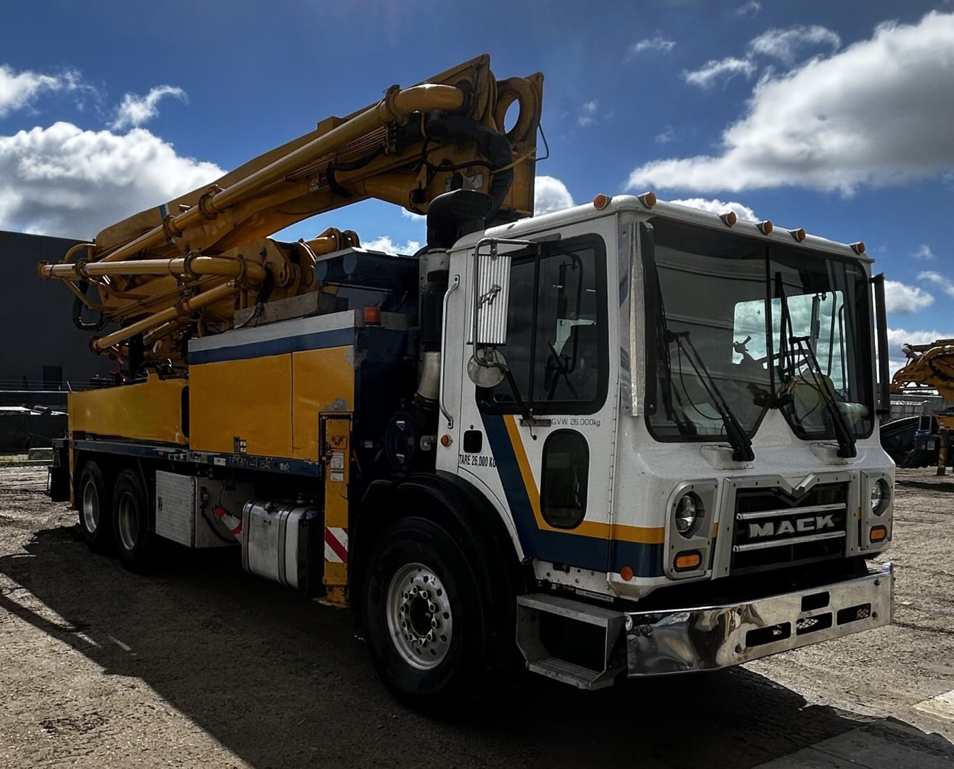 2012 Putzmeister 31m Concrete Pumper on 2013 Mack MRU613 9075 JA