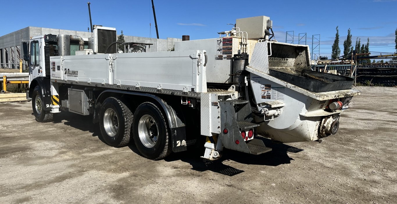 2014 Alliance JFS 12H Concrete Line Pump on 2014 Mack MRU613 9077 JA