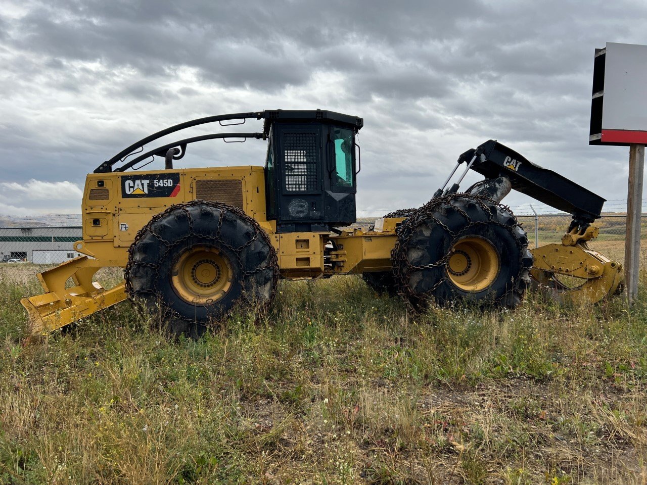 2016 CAT 545D Skidder 9091 JF