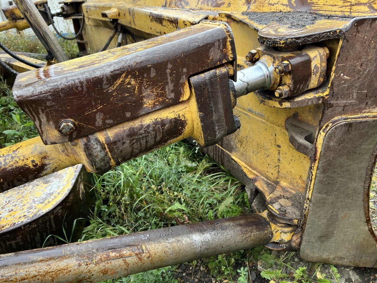 1991 CAT D8N Dozer with Multi Shank Ripper 9102 JF