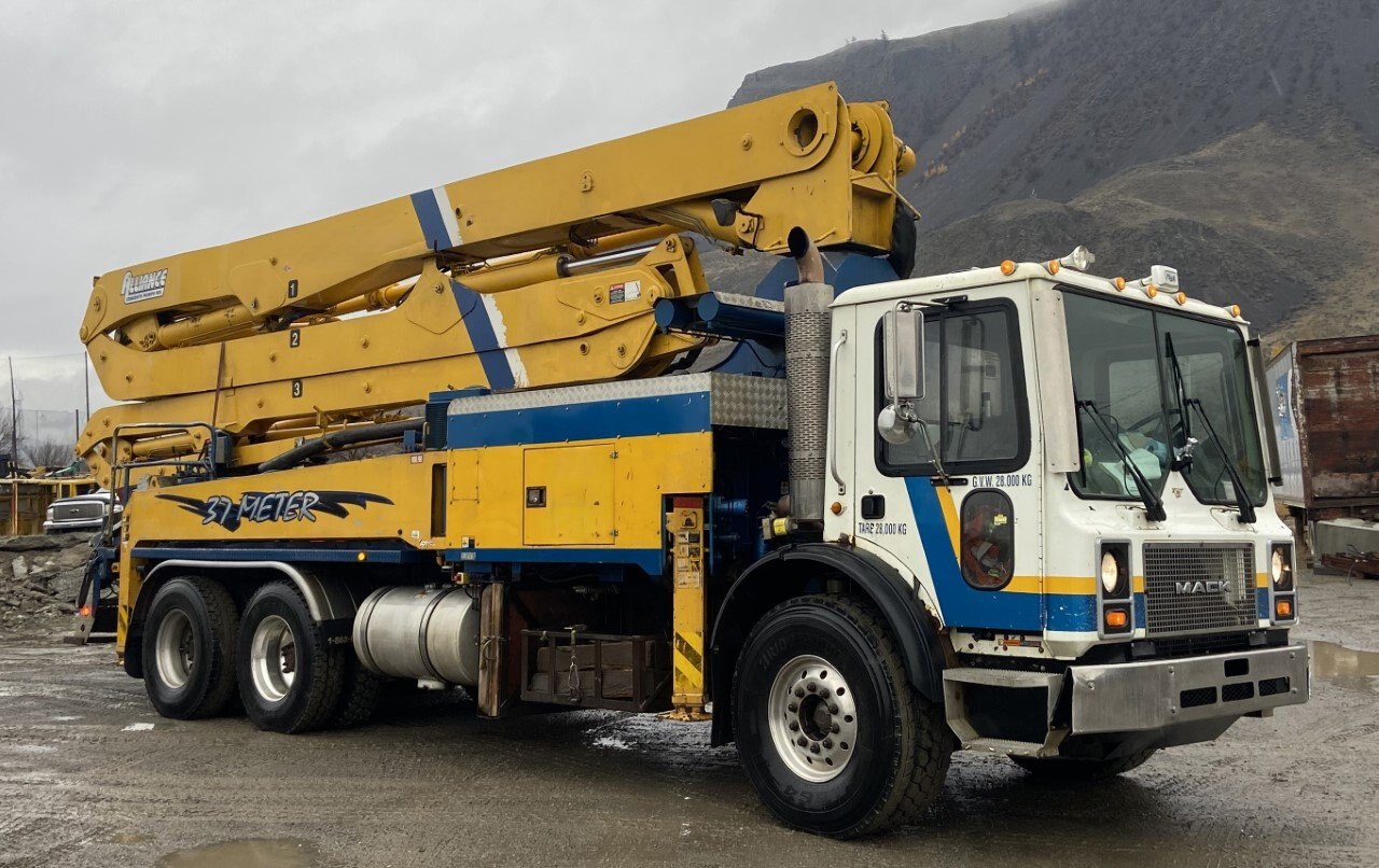 2007 Mack MR688S w/ 2007 Alliance 37m Concrete Pump #9117 JA