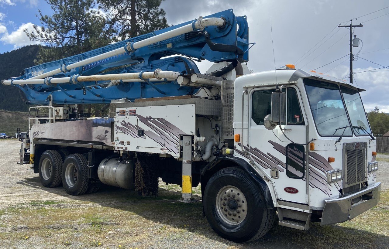 2007 Peterbilt 320 Truck w/ 2007 Alliance 37M Concrete Pumper #9119 JA