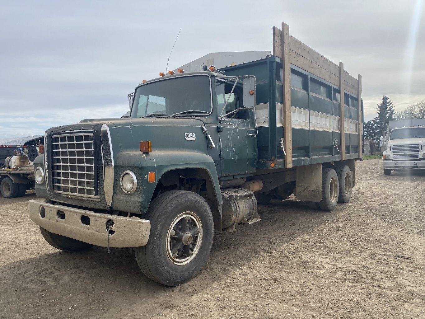 1976 Ford F 800 Grain/Silage Truck #9144 AS