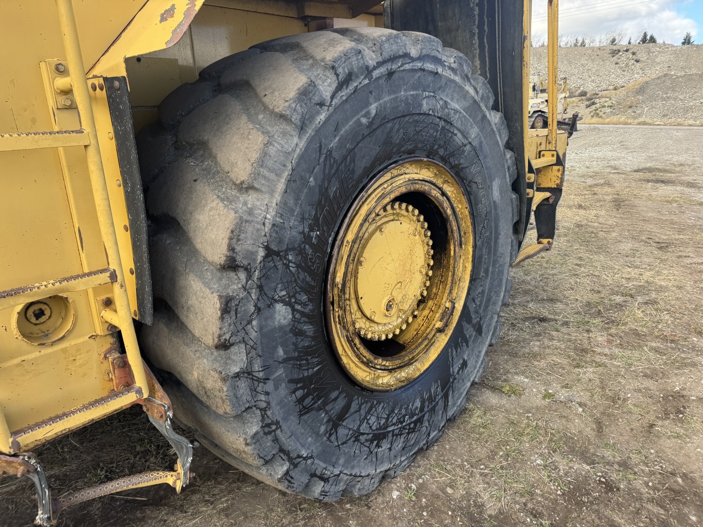 1998 Caterpillar 988F Wheel Loader #9161 BP