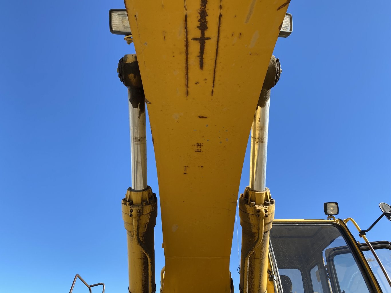 2001 Deere 450LC Excavator with Dig Bucket #9148 BP