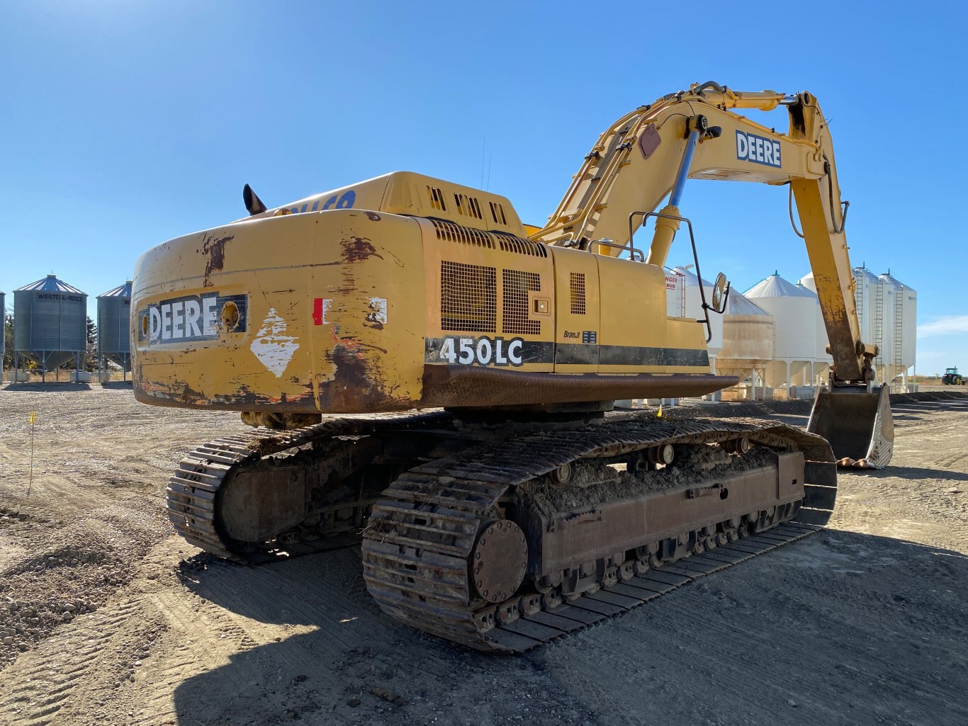 2001 Deere 450LC Excavator with Dig Bucket #9148 BP