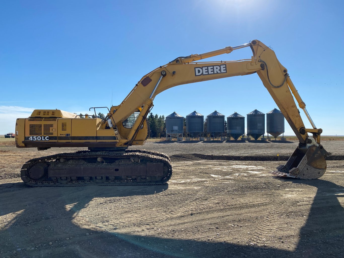 2001 Deere 450LC Excavator with Dig Bucket #9148 BP