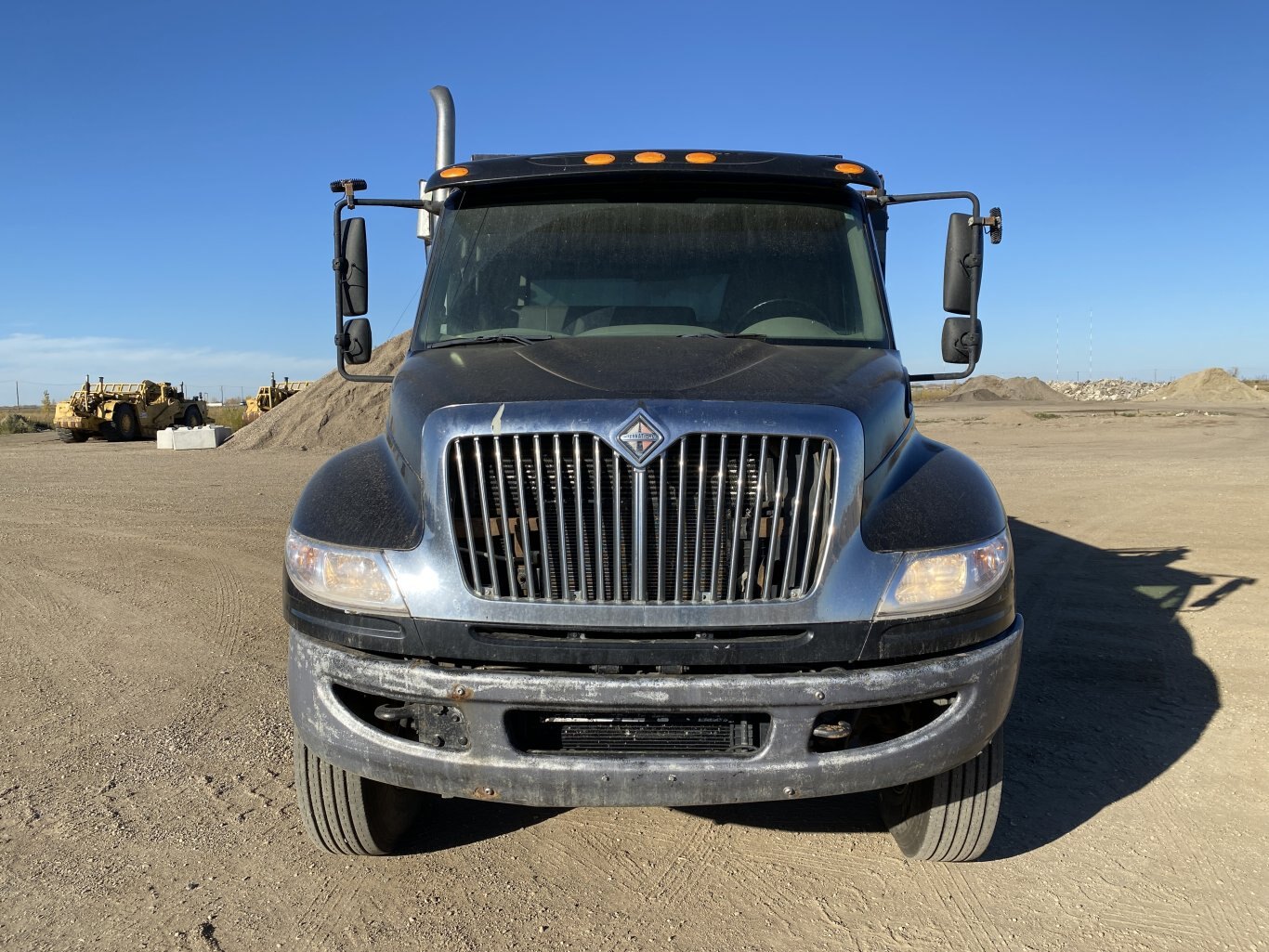 2009 International Dura Star 4400 Gravel Truck Tandem Axle Dump Truck #9153 BP