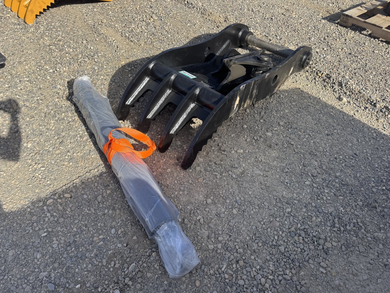 Excavator 200 Series Hydraulic Thumb Complete #10413 JPH