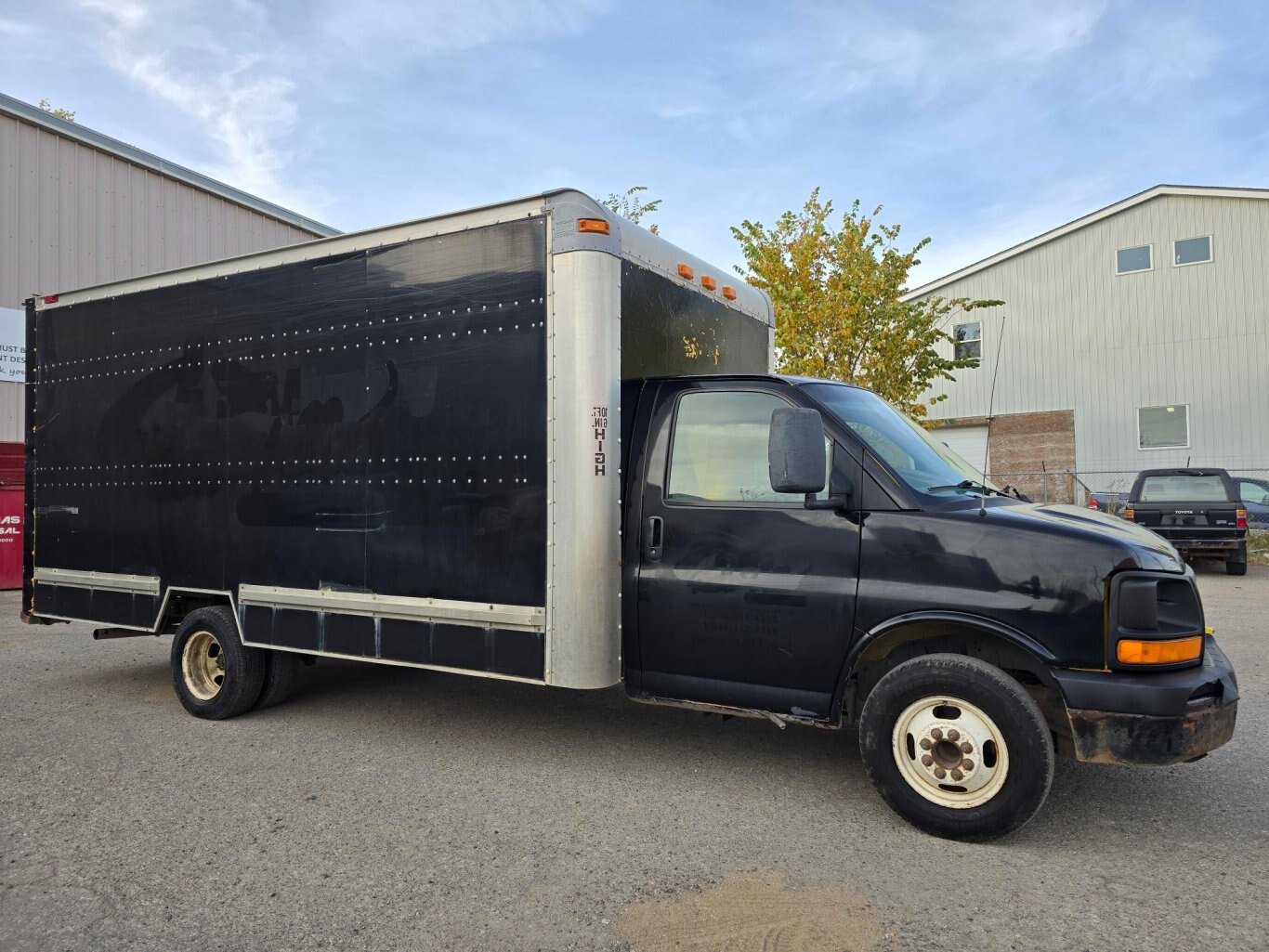 2008 GMC Savanna Dually Cube Van Delivery Van # 9175 BP